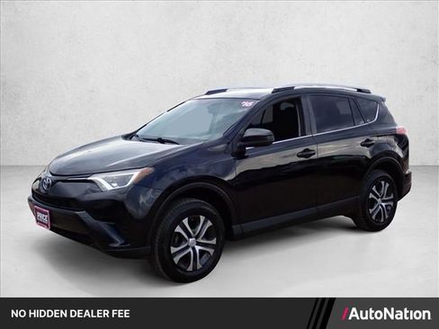 Used 2016 Toyota RAV4 LE FWD image 1