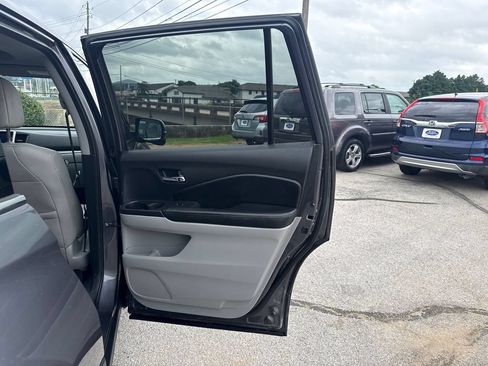 Used 2017 Honda Pilot EX-L image 16