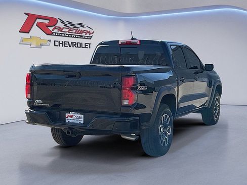 Used 2024 Chevrolet Colorado Z71 w/ Z71 Convenience Package 2 AWD/4WD image 5