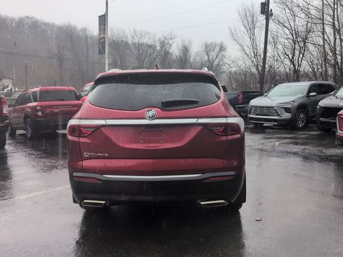 Used 2024 Buick Enclave Essence w/ Experience Buick Package image 5