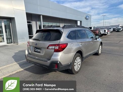 Used 2019 Subaru Outback 2.5i Premium image 6