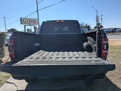 Used 2024 RAM 2500 Big Horn w/ Safety Group image 12
