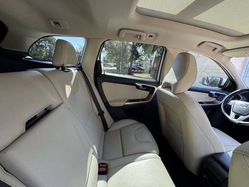 Used 2017 Volvo XC60 T5 Inscription w/ Preferred Option Package FWD image 28
