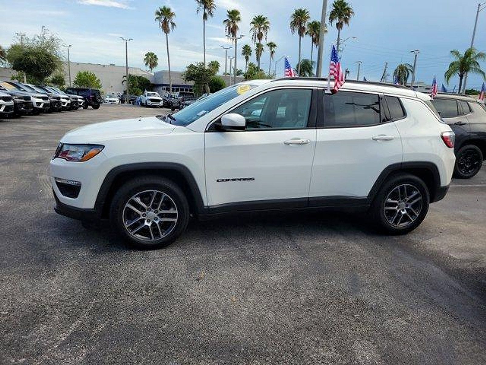 Certified 2019 Jeep Compass Latitude w/ Popular Equipment Group FWD image 4