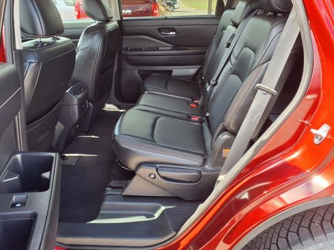 Used 2022 Nissan Pathfinder SL image 17