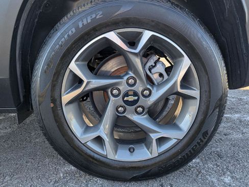 Certified 2024 Chevrolet Trax LT w/ Driver Confidence Package image 11