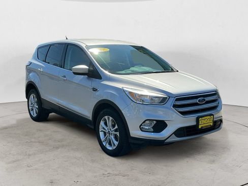 Used 2017 Ford Escape SE AWD/4WD image 3