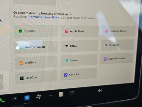 Used 2021 Tesla Model 3 Standard Range Plus image 15