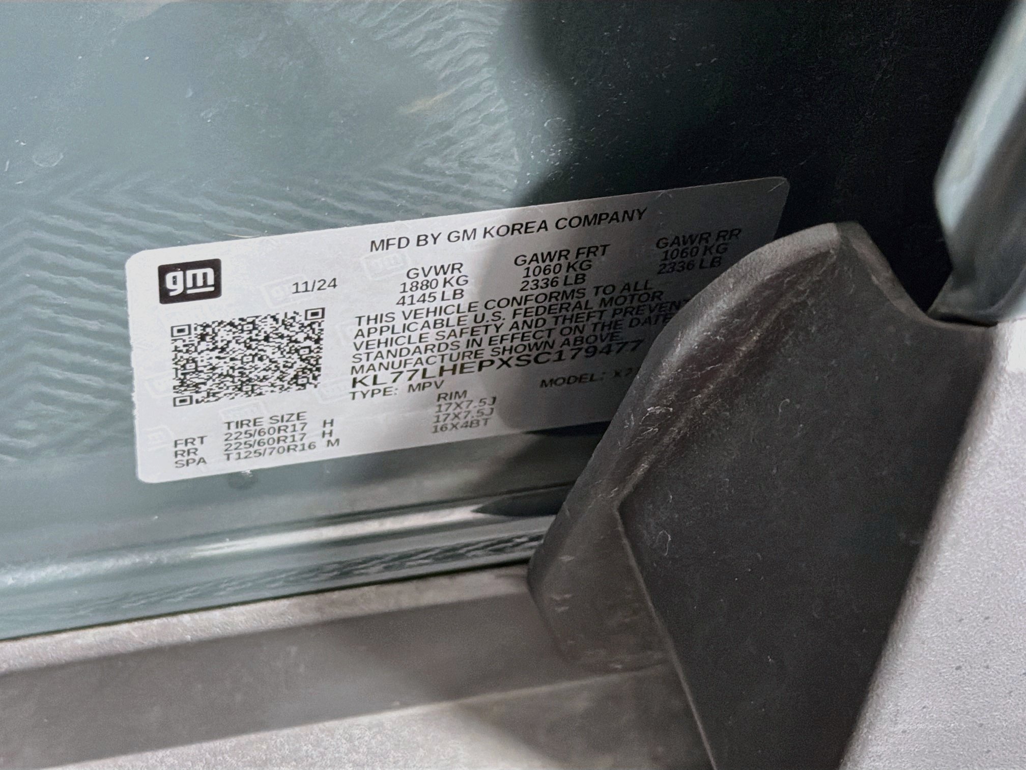 Used 2025 Chevrolet Trax LT FWD image 12