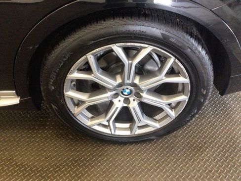 Used 2020 BMW X7 xDrive40i w/ Luxury Seating Package AWD/4WD image 27