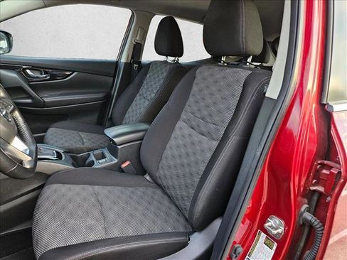 Used 2021 Nissan Rogue Sport SV image 18