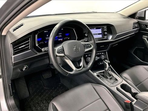 Used 2023 Volkswagen Jetta SE image 13