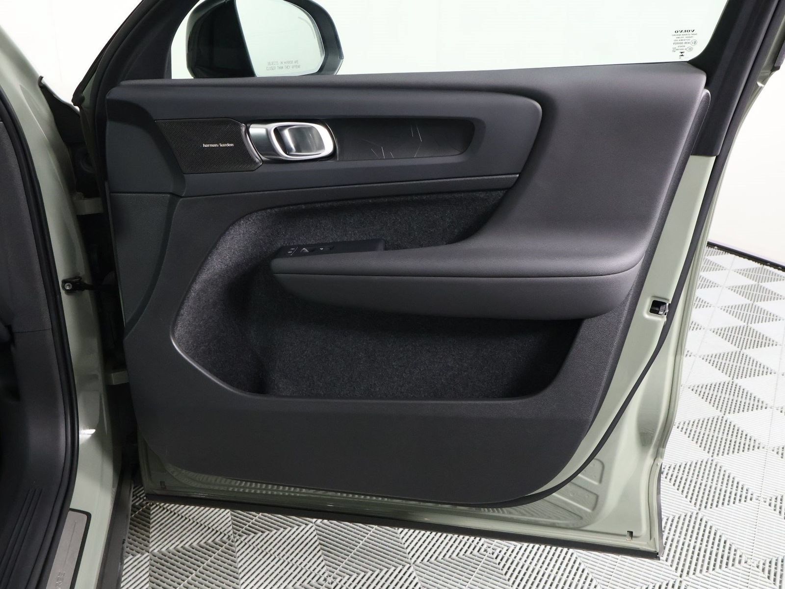 Used 2023 Volvo C40 P8 Recharge Ultimate w/ Protection Package Premier AWD/4WD image 21