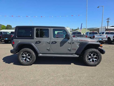 Used 2021 Jeep Wrangler Unlimited Rubicon w/ Uconnect 4C Nav & Sound Group AWD/4WD image 6