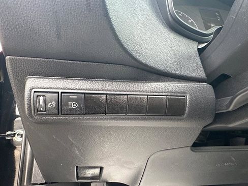 Certified 2025 Toyota Corolla LE image 6