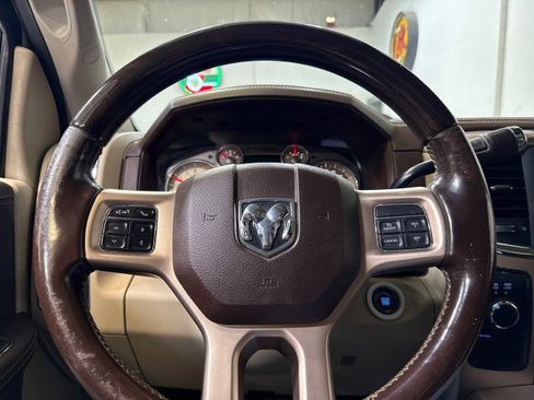 Used 2017 RAM 3500 Laramie Longhorn image 33