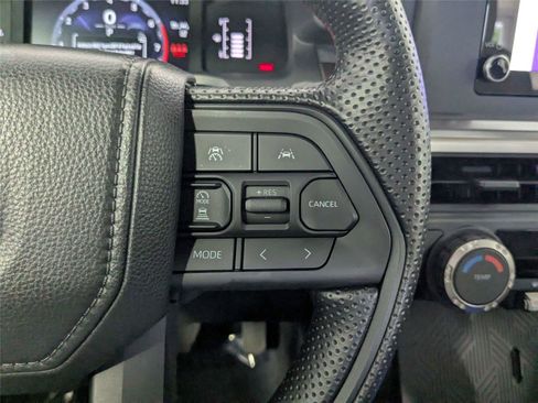 Certified 2024 Toyota Tacoma SR5 AWD/4WD image 19