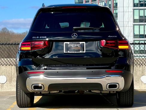Certified 2026 Mercedes-Benz GLB 250 4MATIC image 6