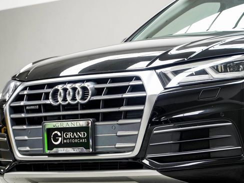 Used 2018 Audi Q5 2.0T Premium Plus w/ Premium Plus Package image 2