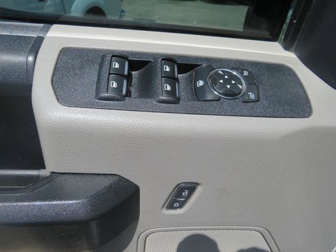 Used 2019 Ford F250 XL w/ Power Equipment Group AWD/4WD image 21