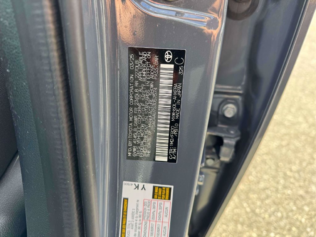 Used 2025 Toyota Prius LE FWD image 32