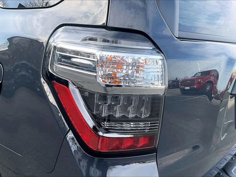 Used 2024 Toyota 4Runner TRD Off-Road Premium image 28