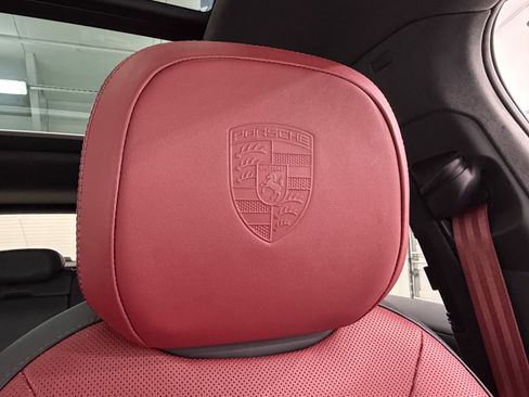 Certified 2025 Porsche Cayenne GTS image 36