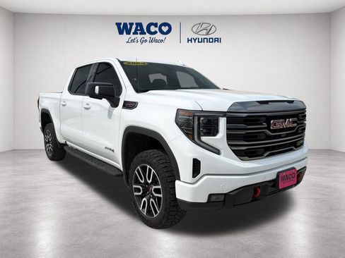 Used 2024 GMC Sierra 1500 AT4 w/ Technology Package AWD/4WD image 10