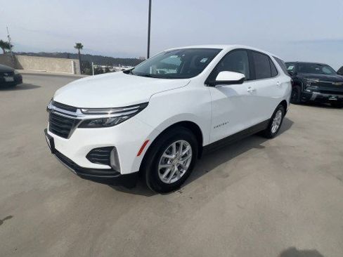 Used 2023 Chevrolet Equinox LT image 4