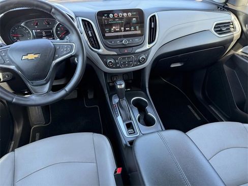 Used 2018 Chevrolet Equinox Premier image 12