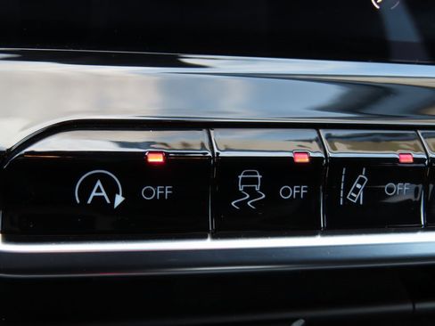 Certified 2023 Jeep Compass Limited image 12