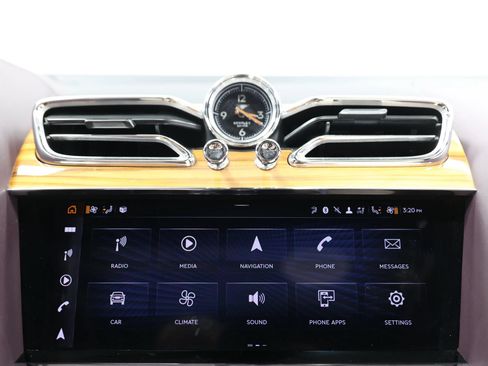 Used 2023 Bentley Bentayga Extended Wheelbase AWD/4WD image 44
