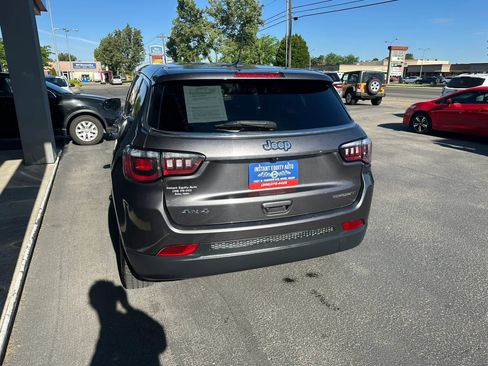 Used 2022 Jeep Compass Sport AWD/4WD image 36