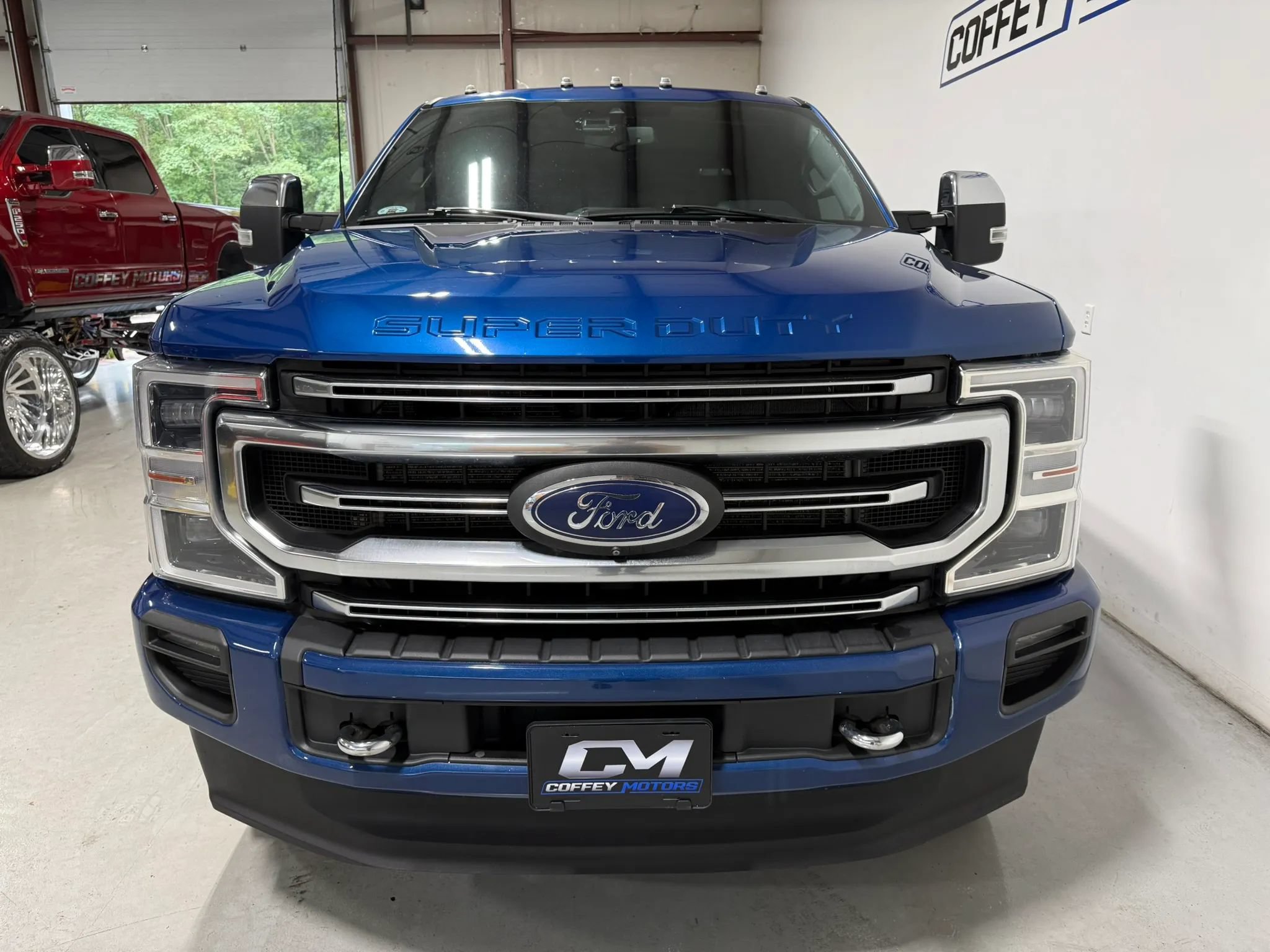Used 2022 Ford F250 Platinum w/ FX4 Off-Road Package AWD/4WD image 9