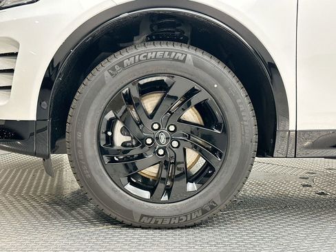 New 2026 Land Rover Discovery Sport Landmark AWD/4WD image 13