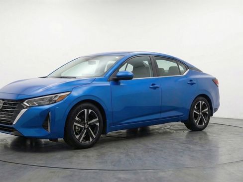 Used 2025 Nissan Sentra SV FWD image 3
