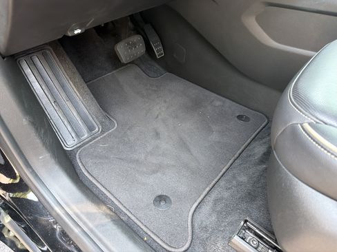 Used 2023 Chevrolet Traverse Premier AWD/4WD image 17