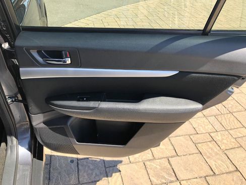 Used 2013 Subaru Outback 2.5i Premium AWD/4WD image 26