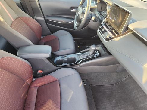 Used 2025 Toyota Corolla SE FWD image 16