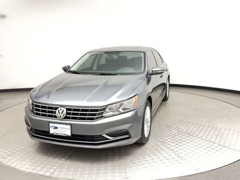 Used 2017 Volkswagen Passat 1.8T SE image 7