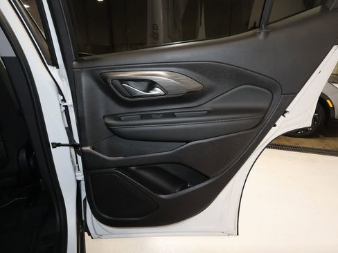 Certified 2024 GMC Terrain SLE image 19