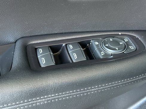 Used 2019 Cadillac XT5 Luxury w/ Sport Package FWD image 12