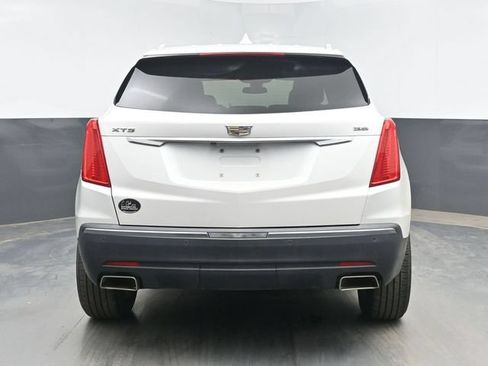 Used 2017 Cadillac XT5 Luxury w/ Driver Awareness Package FWD image 9
