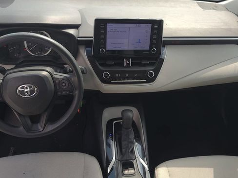 Used 2021 Toyota Corolla LE FWD image 5