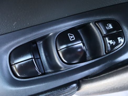 Used 2018 Nissan Rogue SL FWD image 27