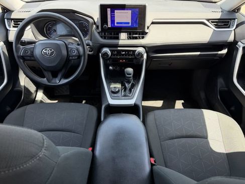 Used 2025 Toyota RAV4 XLE AWD/4WD image 11
