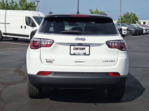Used 2025 Jeep Compass Limited AWD/4WD image 5