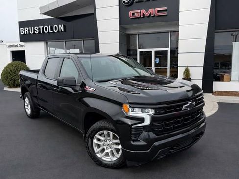 Used 2024 Chevrolet Silverado 1500 RST w/ Z71 Off-Road Package image 2