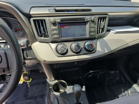 Used 2013 Toyota RAV4 LE FWD image 20