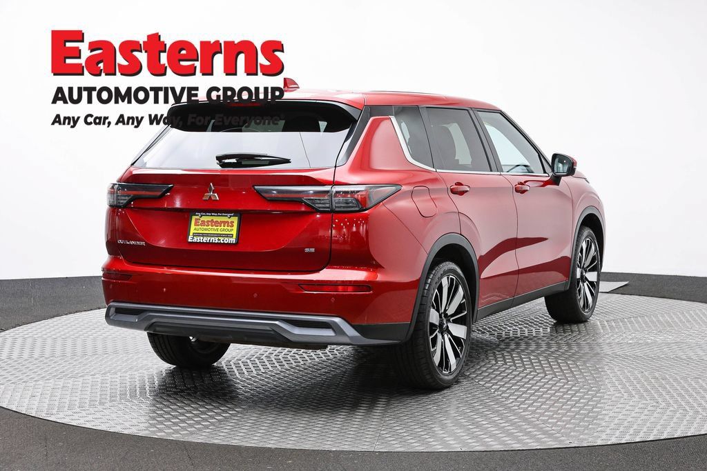Used 2025 Mitsubishi Outlander SE AWD/4WD image 7